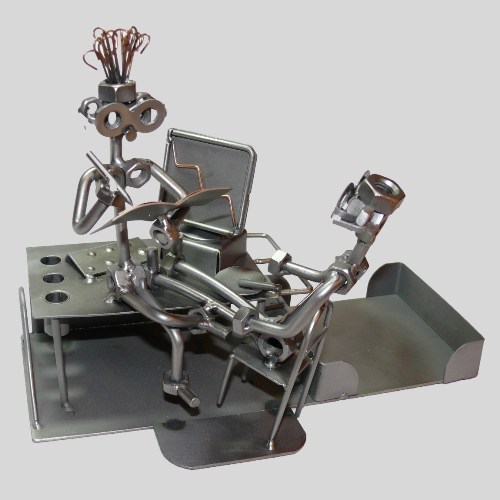 Mann mit Sekretärin Zettelbox Stiftehalter